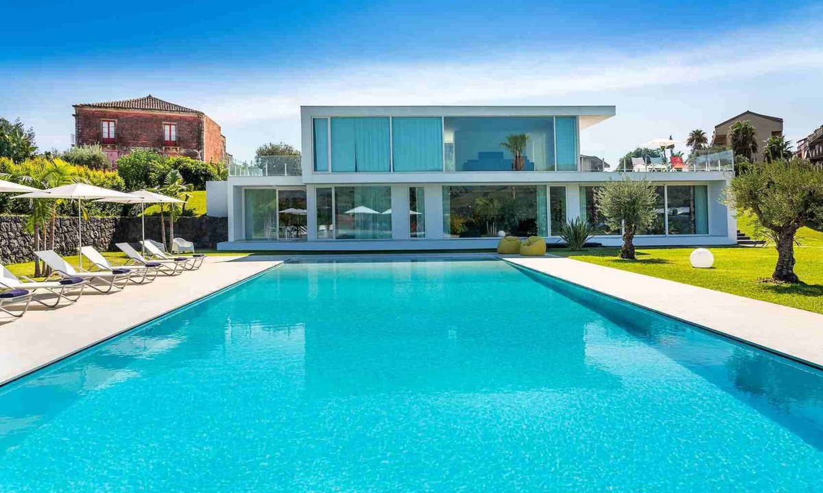 Fiumefreddo di Sicilia Villa | Luxury villa rental near Taormina - 5 bedrooms