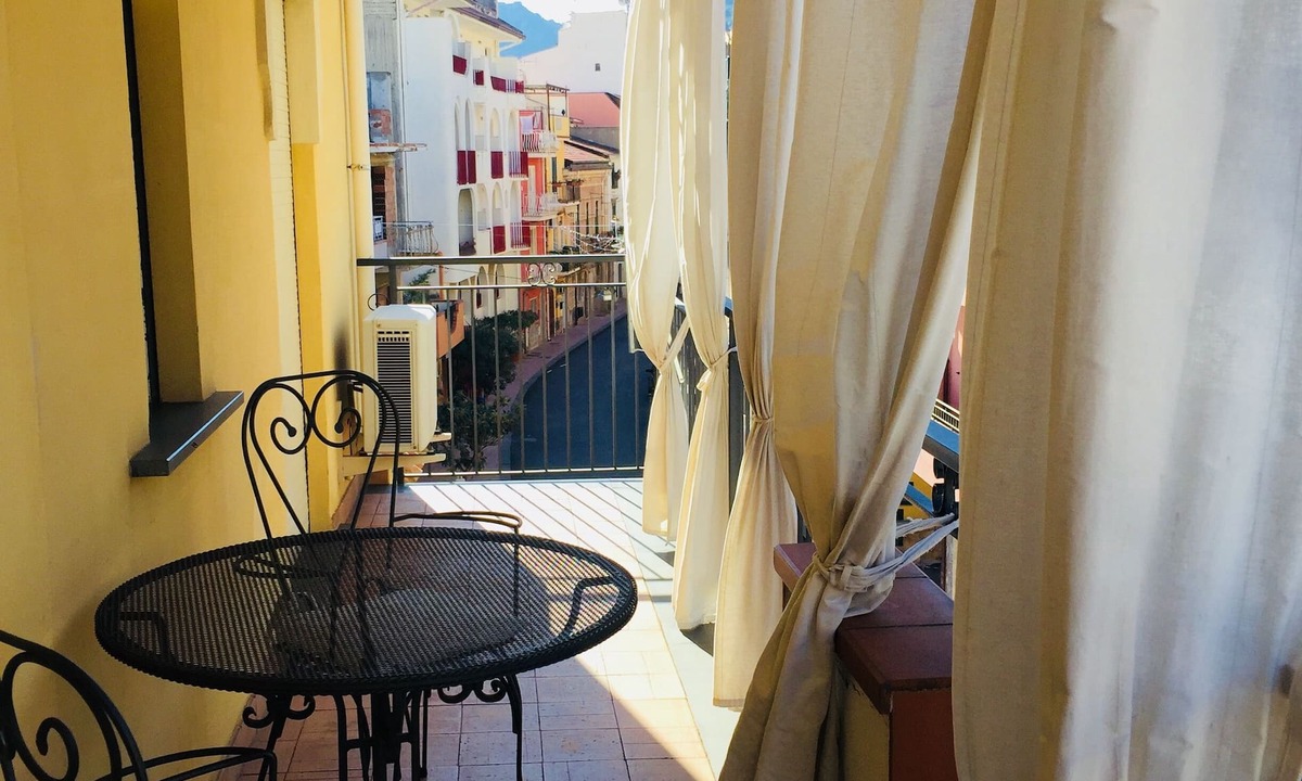 Letojanni Apartment | Mimosa apartement , 30 m. to the beach, with air conditioning 4 people
