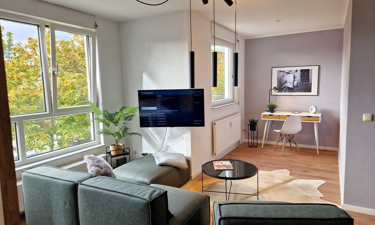 Gera Apartment | Modern apartment with workplace for singles & couples - close to the center of Gera
