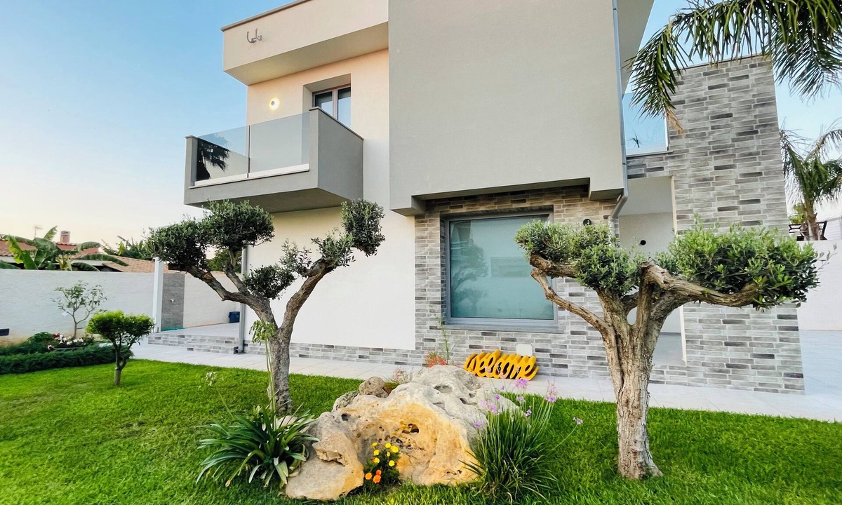 Marsala Villa | Modern Villa in Sicily, comfort, relax, garden and parking