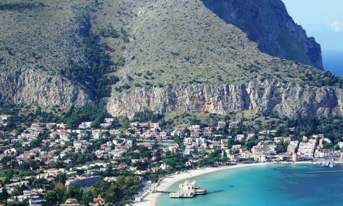 Mondello House | Mondello Beach Rooms