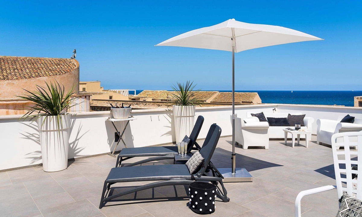 Trapani City Centre Apartment | My Rental Homes - Dimora Simona with panoramic terrace and views of sea and Dome.