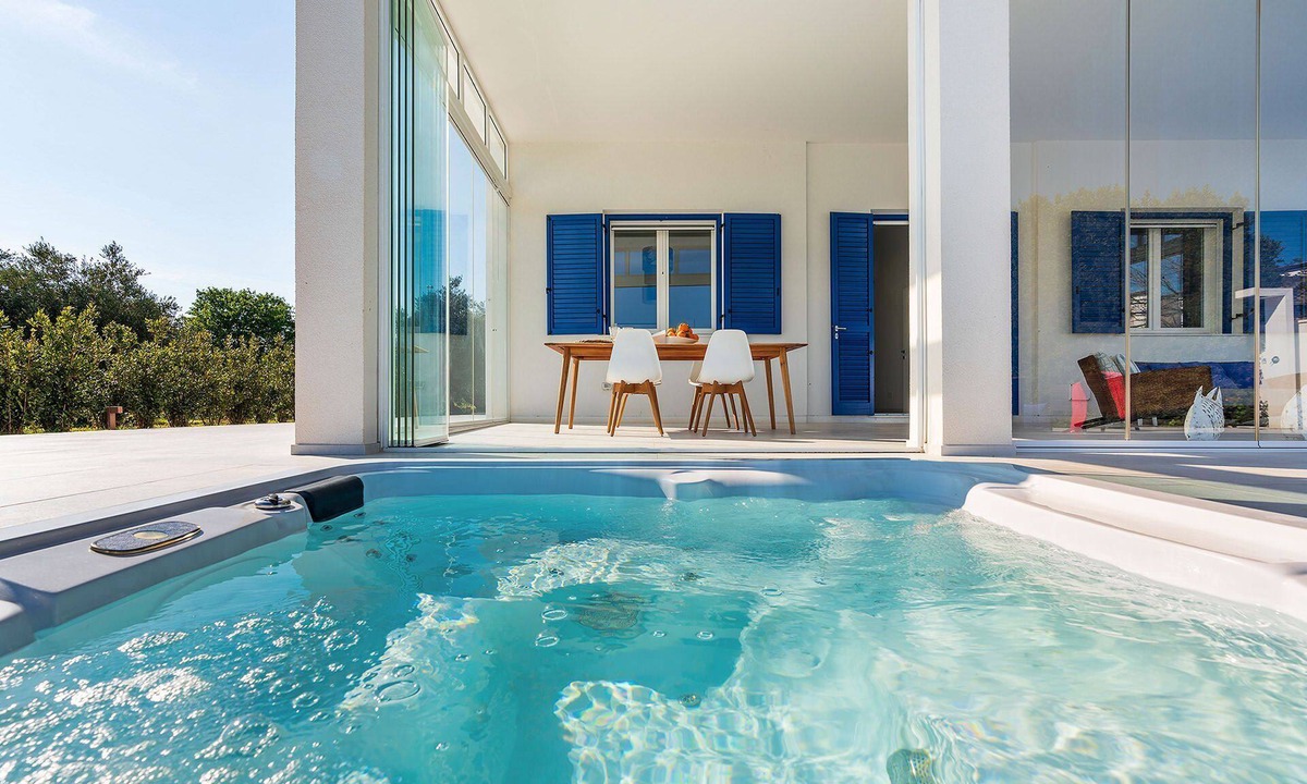 Gallina Villa | My Rental Homes - Villa Betty few steps away from a lovely bay easily reached on foot