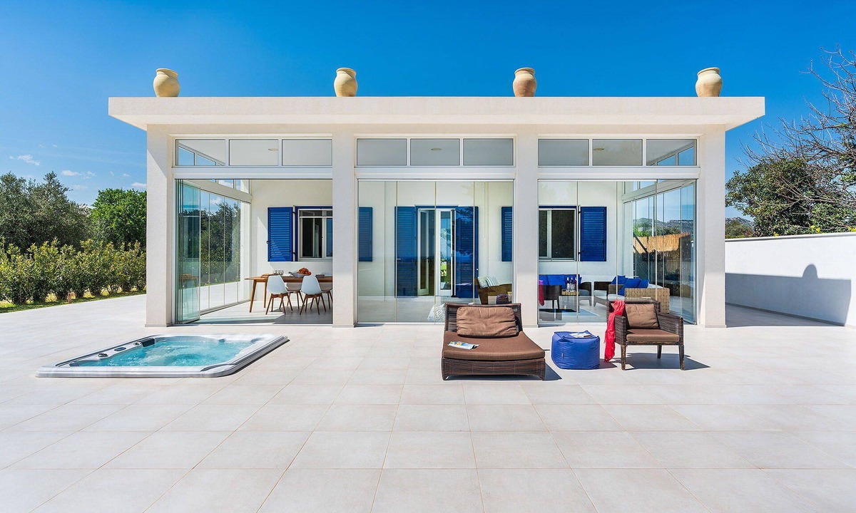 Gallina Villa | My Rental Homes - Villa Betty few steps away from a lovely bay easily reached on foot