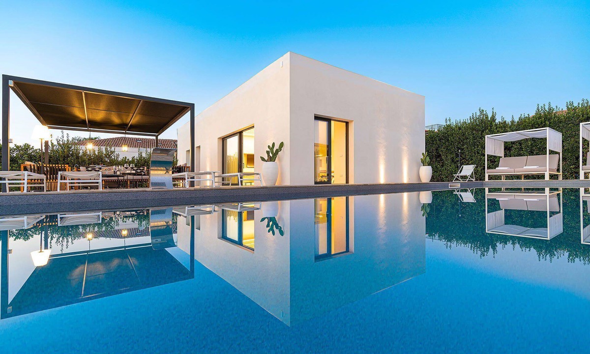 Carrozziere Villa | My Rental Homes - Villa La Isla with salt water private pool with whirlpool