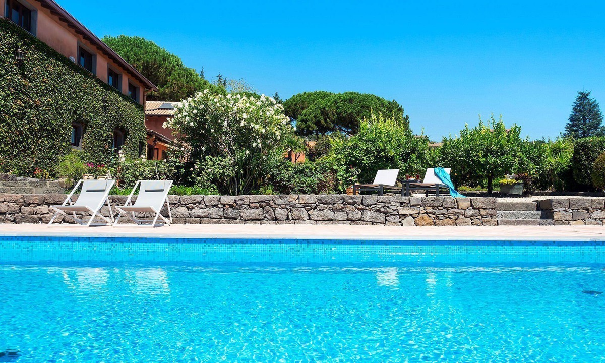 Pedara Villa | My Rental Homes - Villa Profumo with infinity saltwater pool and amazing sea view