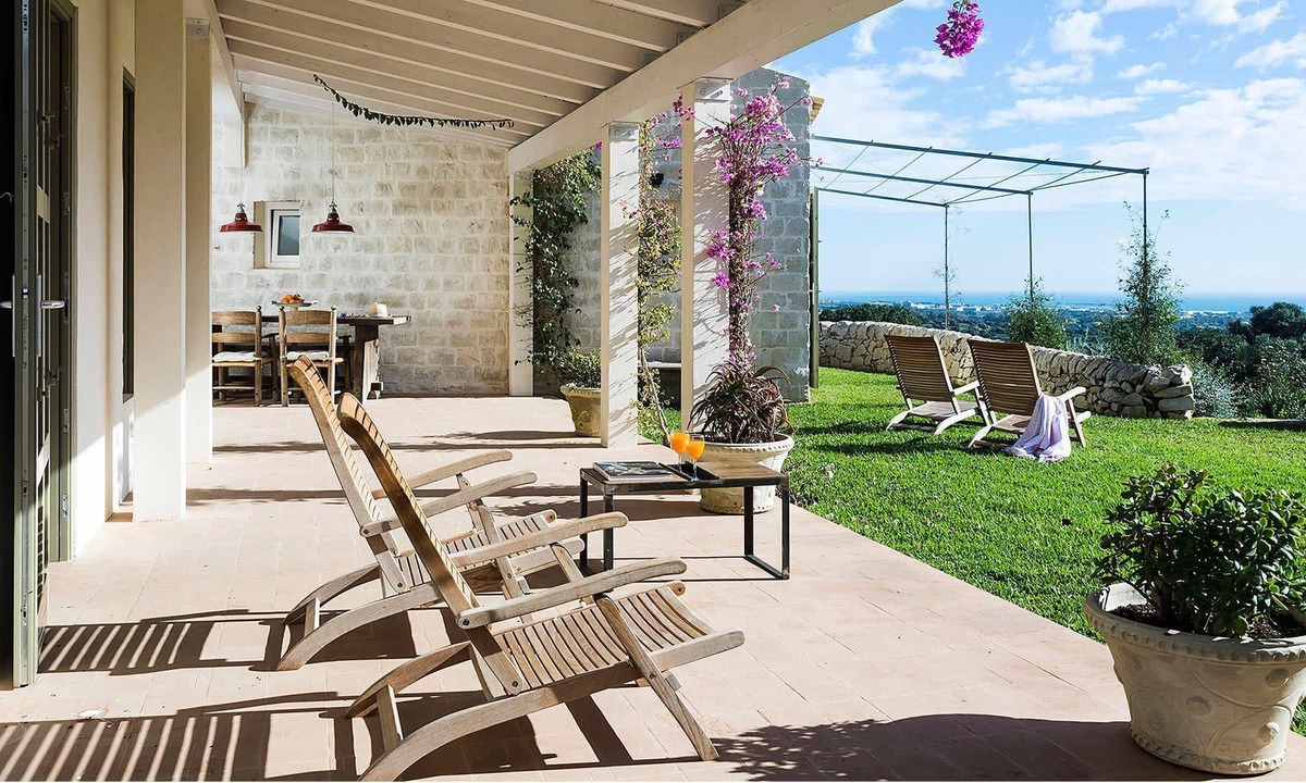 Scicli Villa | My Rental Homes - Villa Plantation with large equipped terrace and a lush garden