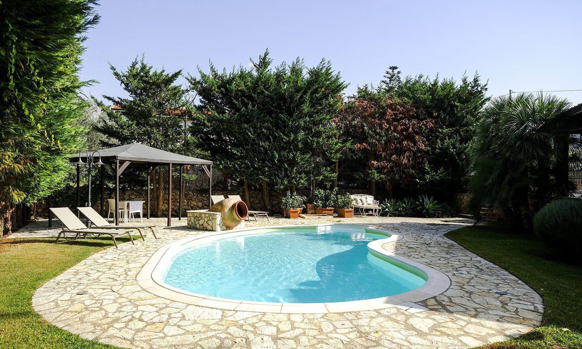 Cinisi Villa | My Rental Homes - Villa Virna 700 m. from the beach with lush garden and pool