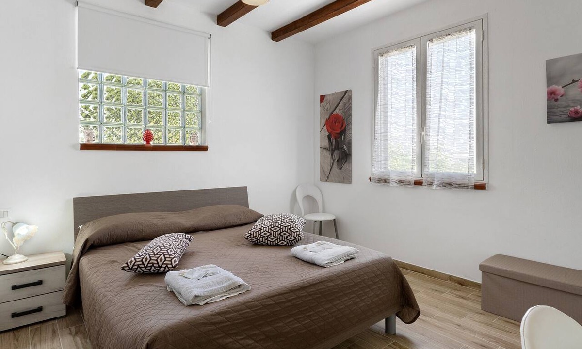 Villalba House | NEW LIFE Villalba Resort - Room '101' with Shared Terrace, Wi-Fi and Air Conditioning