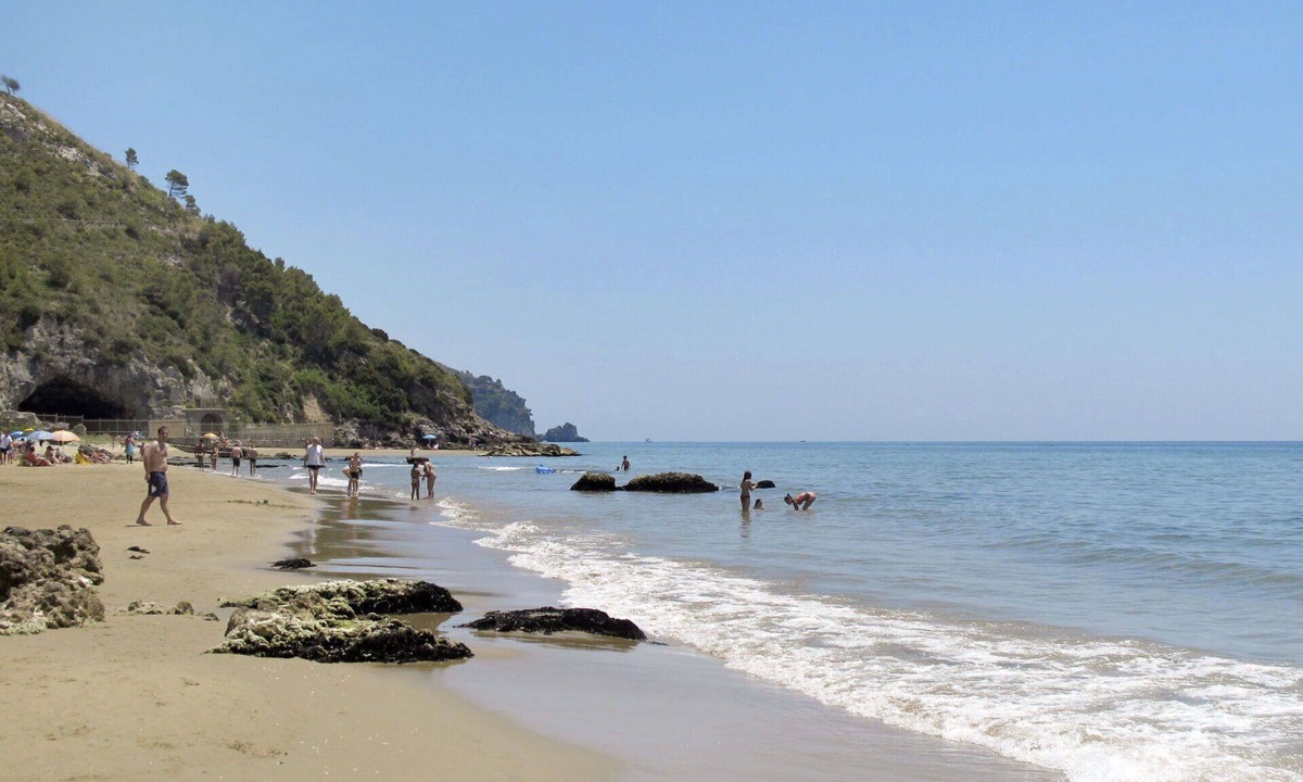 Sperlonga Apartment | Nice apartment for 3 people with pool, A/C, WIFI, TV, terrace and pets allowed