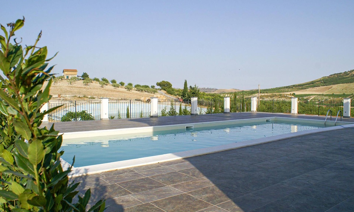 Mazzarino Apartment | Nice apartment in Mazzarino with WiFi