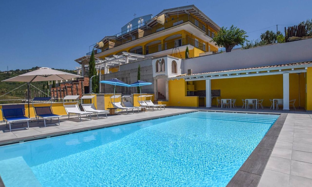 Laureana Cilento Apartment | Nice apartment in Laureana Cilento