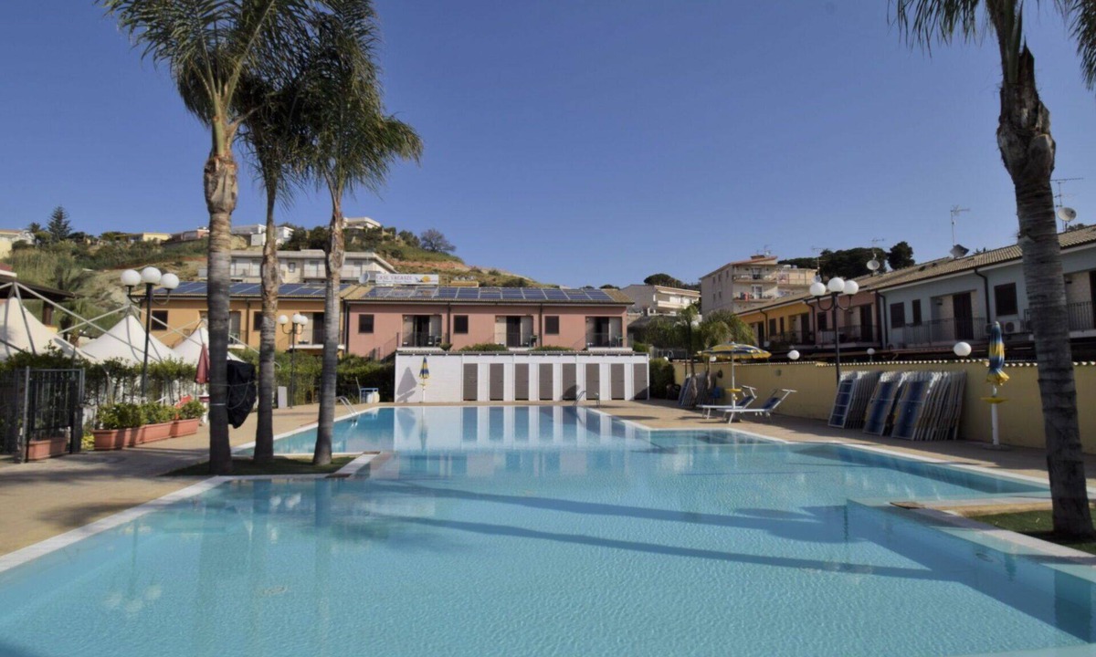 Porto Empedocle Apartment | Nice apartment for 4 people with A/C, pool, WIFI, TV and balcony