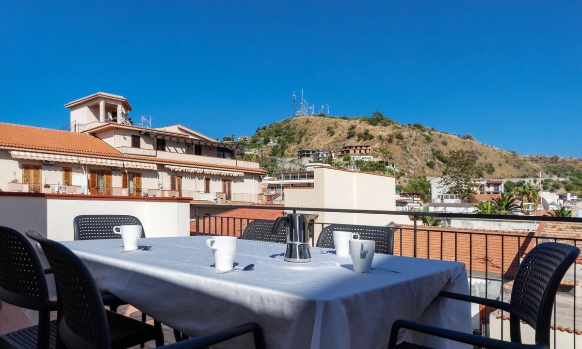 Capo d'Orlando Apartment | Ostrica - 2 bedrooms mansard with terracecentrally located