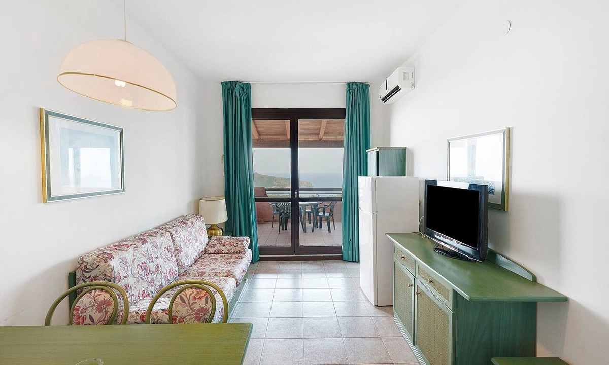 Palinuro Apartment | P.R. Club - One-Bedroom Faro 20 with Sea View, Private Terrace and Air Conditioning