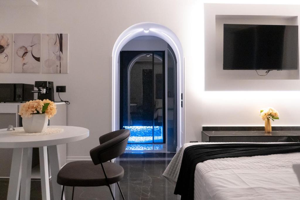 Centro Storico House | Palazzo Algaria Suites with Jacuzzi, Sauna & Turkish Bath