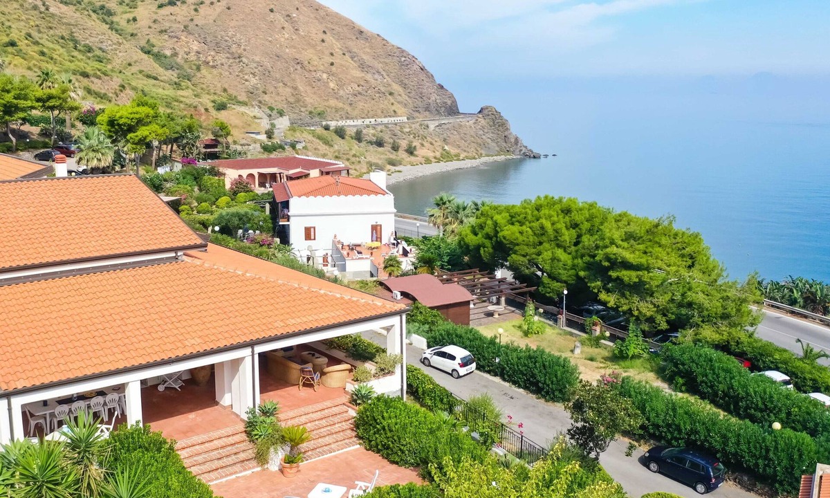 Gioiosa Marea Villa | PANORAMIC VILLA ON THE SEA WITH POOL