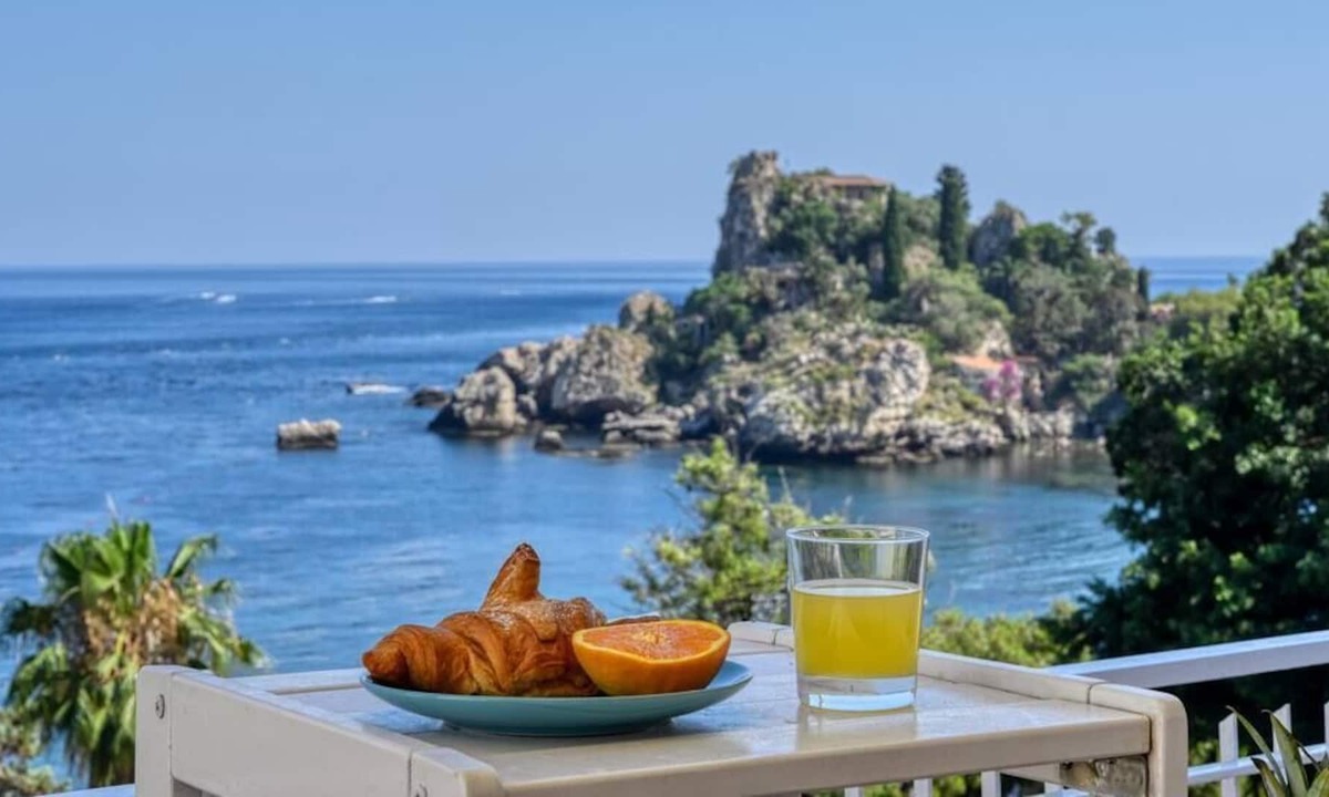 Mazzaro Villa | Paradisea Taormina with terrace front sea