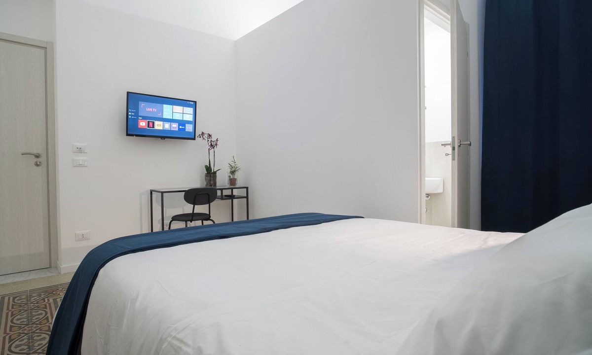 Corso dei Mille - Sant'Erasmo House | Picciridda Rooms - Comode Camere Matrimoniali con Cucina in Comune