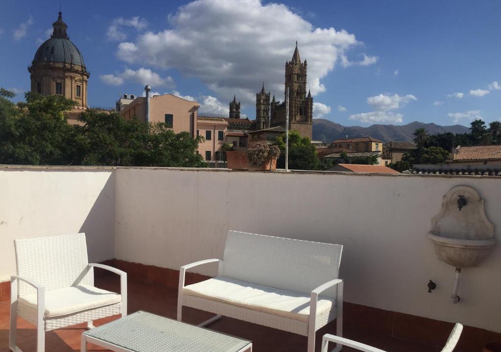 Monte di Pieta House | PMO Guest House
