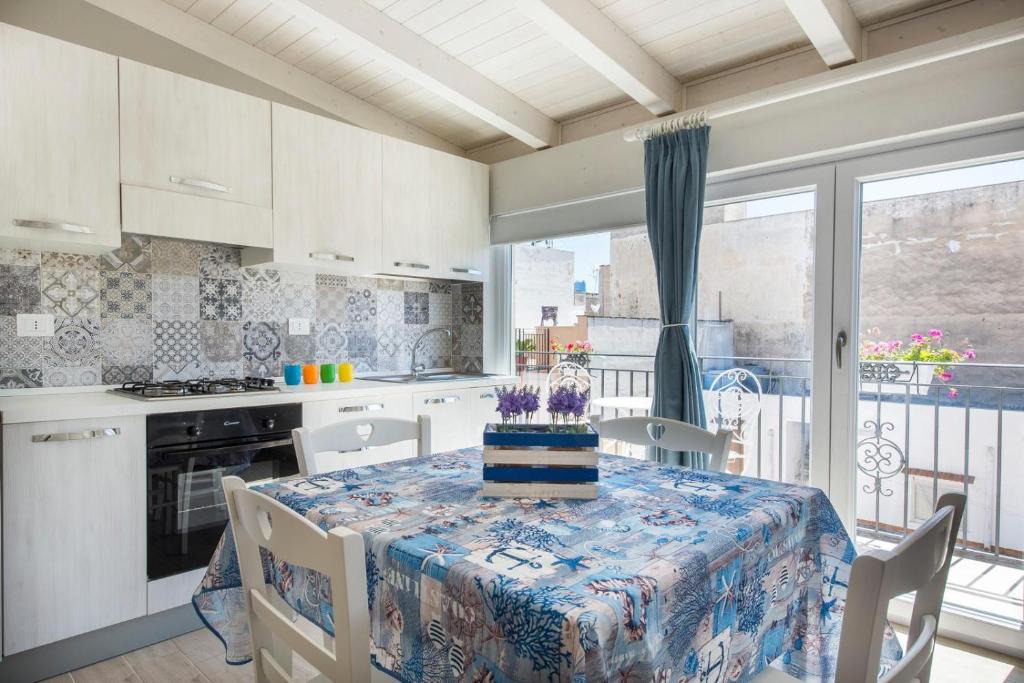 Terrasini House | Praiola