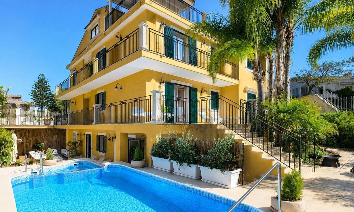 Marina di Ragusa Villa | Private Villa with A/C, WIFI, hot tub, private pool, TV, patio, pets allowed, panoramic view