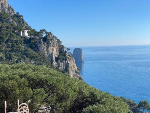 Marina Piccola Apartment | Regina di Capri - Suite vista Faraglioni