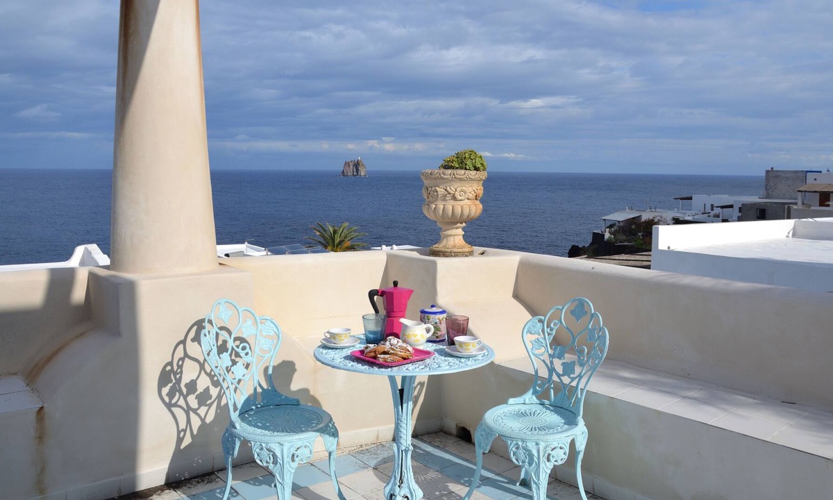 Piscita House | Relax at Casa Fucsia in Stromboli Piscità