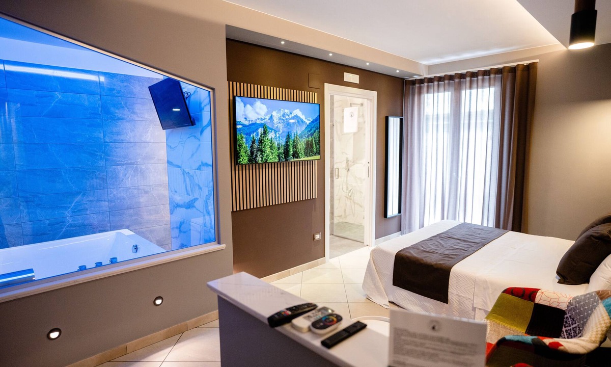 Sarno Bed & Breakfast | Romantic room with whirlpool
