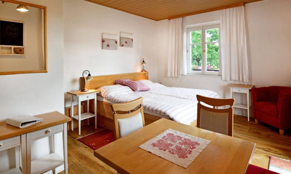 Anger House | Room 2 | Rotes Herzerl (from 6 nights) - Kleinhofers Himbeernest