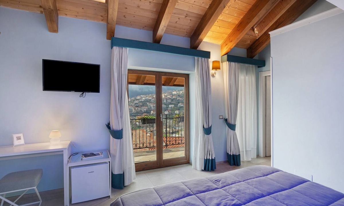 Agerola Apartment | Room 'Camera Miseria E Nobilta' with Balcony, Wi-Fi and Air Conditioning