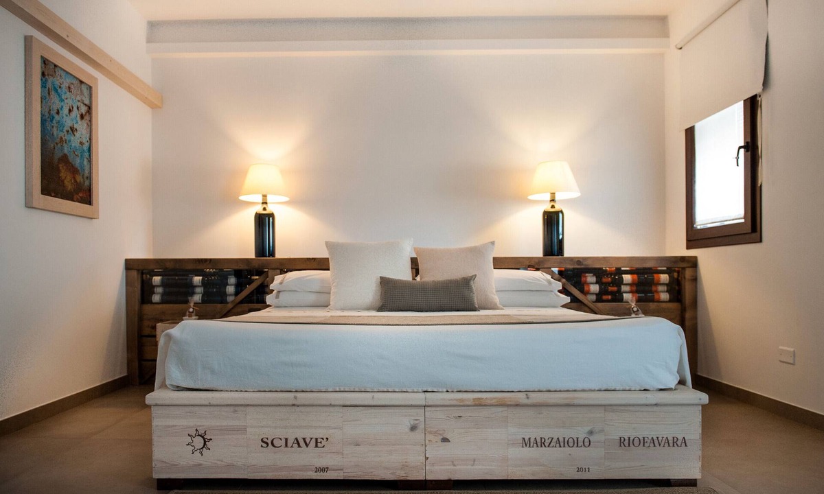 Ispica Apartment | Room 'Riofavara Winery - Suite' with Private Terrace, Wi-Fi and Air Conditioning
