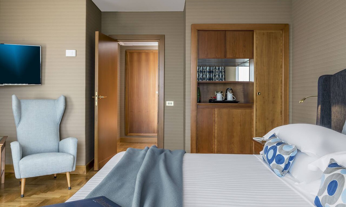 San Ferdinando Hotel | Royal Continental Hotel Naples