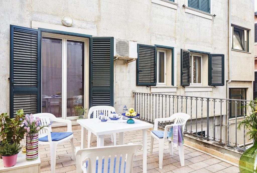 Pozzallo Apartment | Sabbia1 CaseSicule, Apartment in the City Center and beside the Main Square, Beach at 100 m, Wi-Fi