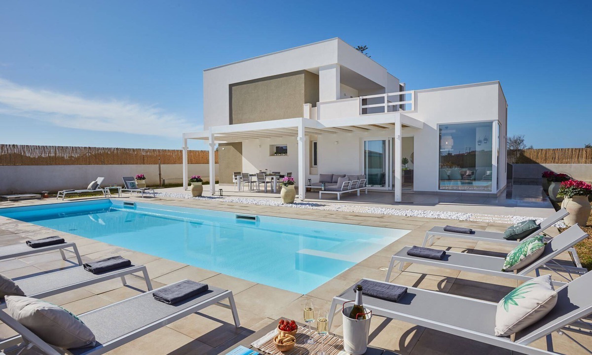 Santa Maria del Focallo Villa | Sariva Villa CaseSicule - Heating Pool, Beach at 50 m