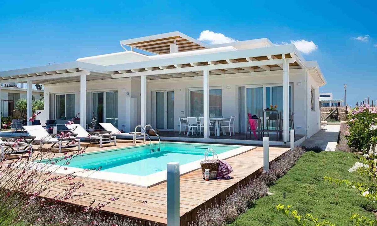 Reitani Villa | Seaside vacation rental Estate for 40 people in Sicily with 6 pools and AC