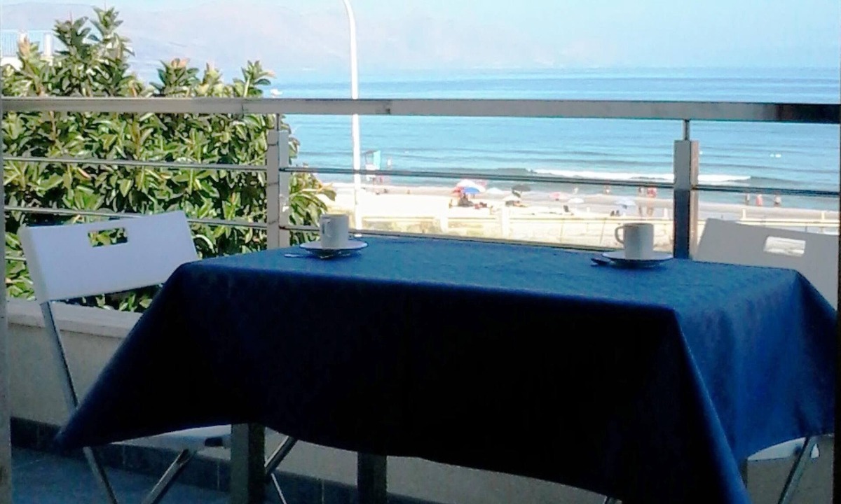 Alcamo Marina House | Seaview modern holiday home in NW Sicily - air conditioning, Wi-Fi, parking, bbq