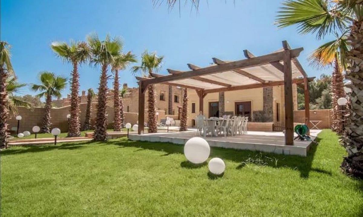 Mazzaforno Villa | Seven Emirs Bay