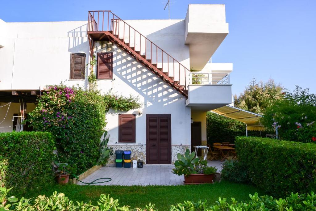 Fondo Morte Apartment | solemaremarzamemi