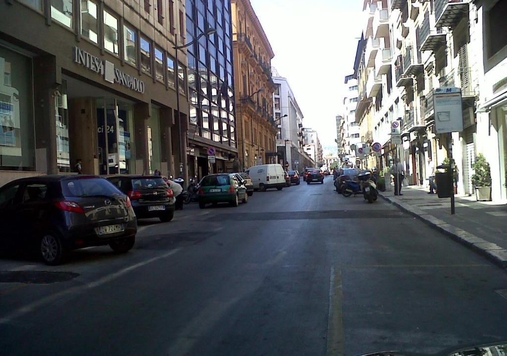Ruggero Settimo Apartment | Stabile BASEMENT