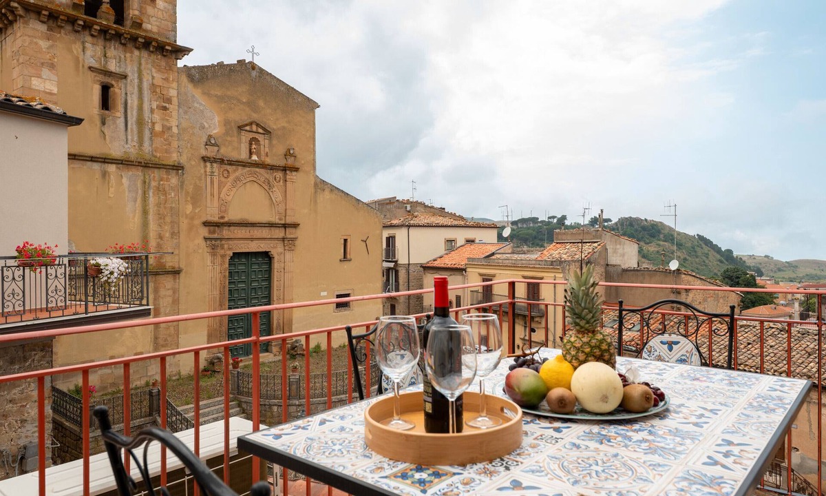 Mistretta Apartment | Studio 5' with Sea View and Private Terrace