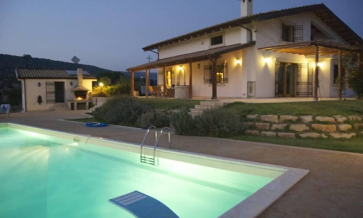 Ragusa Apartment | Studio apartment in countryside villa with swimming pool