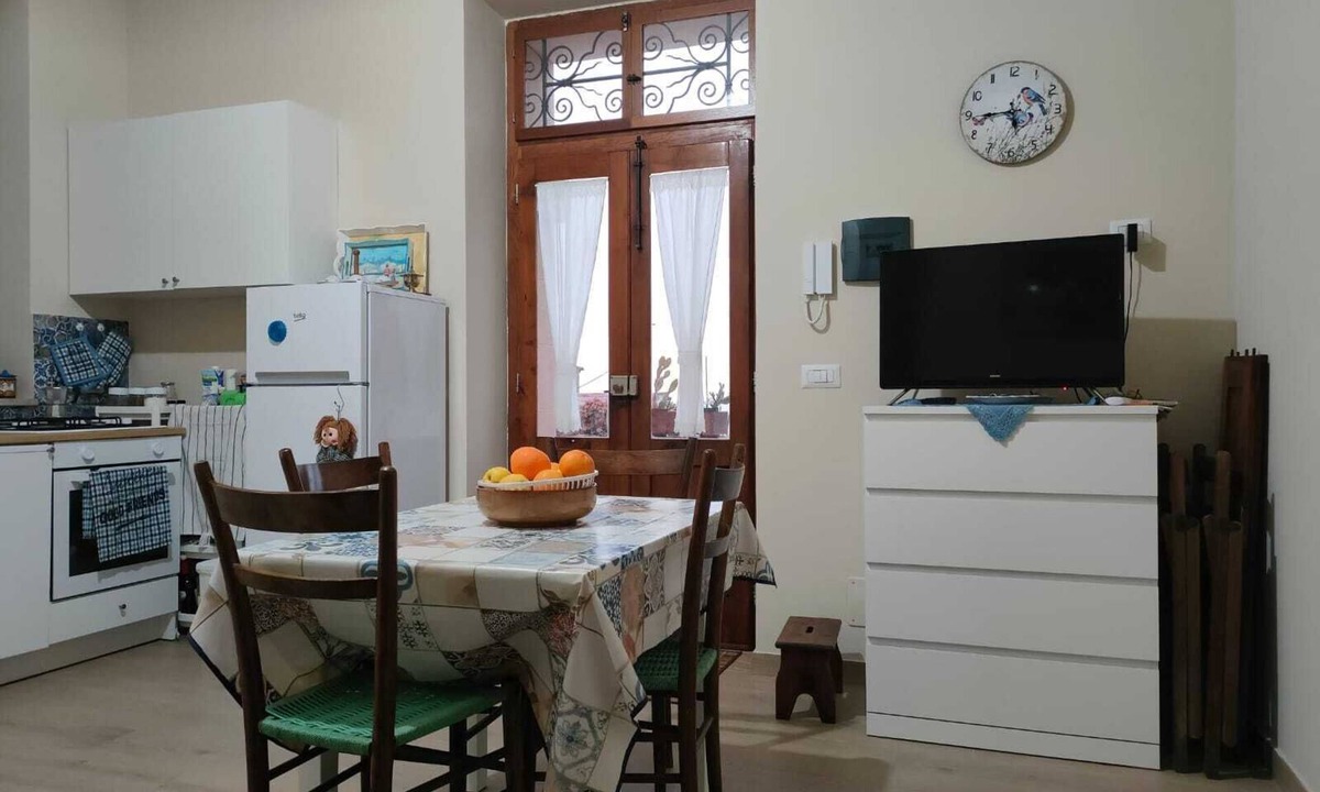 Acquedolci Apartment | Studio apartment with waterfront terrace