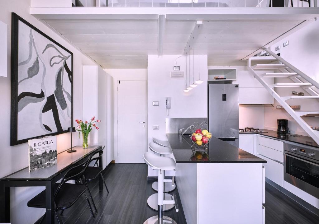 Cisano Apartment | STUDIO THE BEACH - Regarda Travel