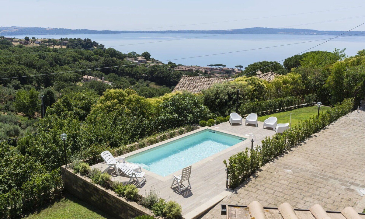 Lake Bracciano Villa | Stunning private villa for 14 people with WIFI, private pool, A/C, TV, patio and pets allowed