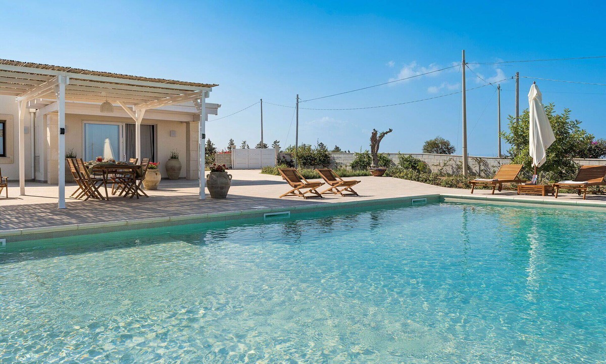 Pachino Villa | Stunning private villa for 4 people with private pool, WIFI, A/C, TV, terrace and panoramic view