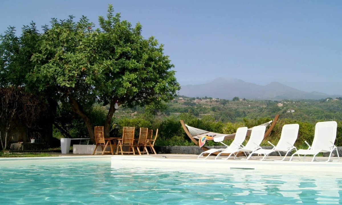 Macchia Villa | Stunning private villa for 6 people with pool, WIFI, TV, patio and parking