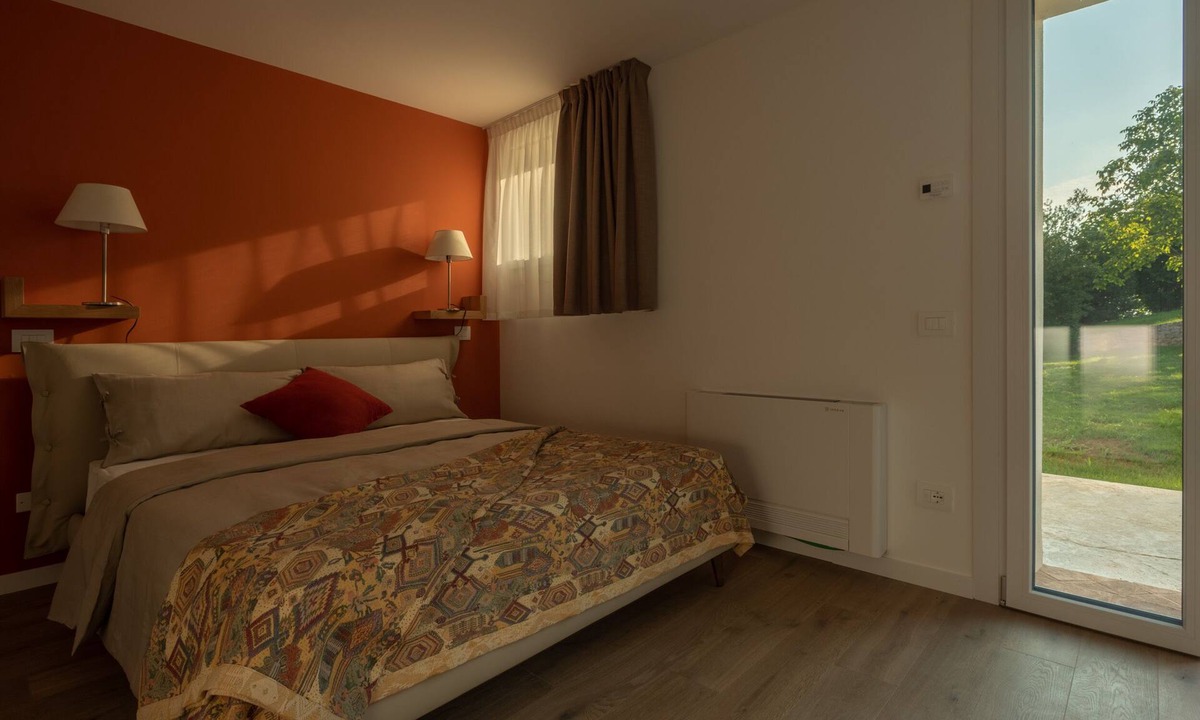 Vicenza Other | Suite-Designer-Ensuite with Shower-Garden view-Ulivo