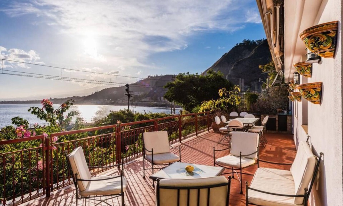 Taormina Apartment | TámuTaormina | Luxury Sea & Etna Views Duplex