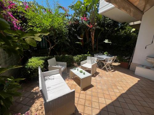 Cannizzaro Apartment | The garden on the sea